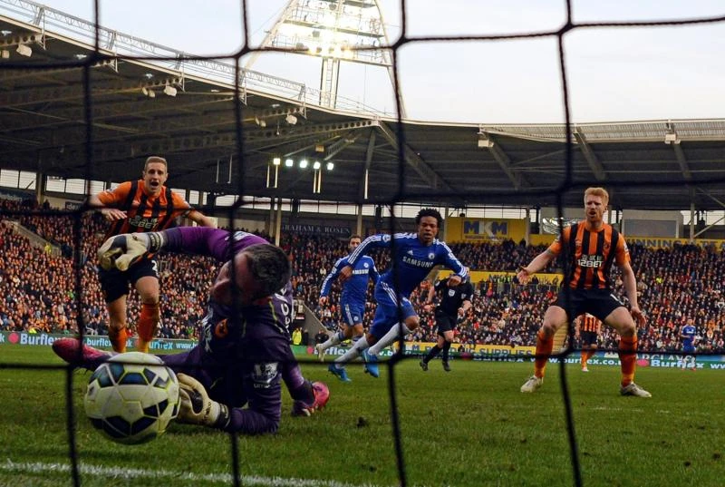 Chelsea downs Hull to go 6 points clear