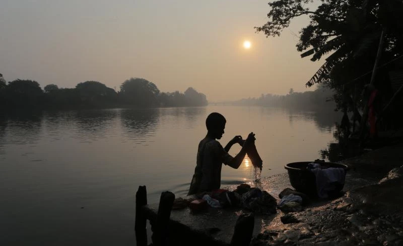 Sri Lanka minister warns Tamil Tiger rebels could regroup