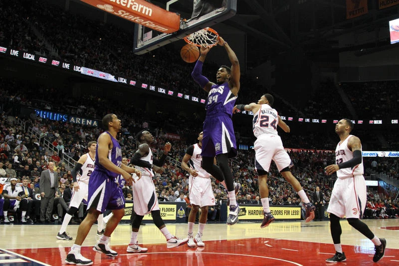 Hawks, Warriors win 50th games of NBA season