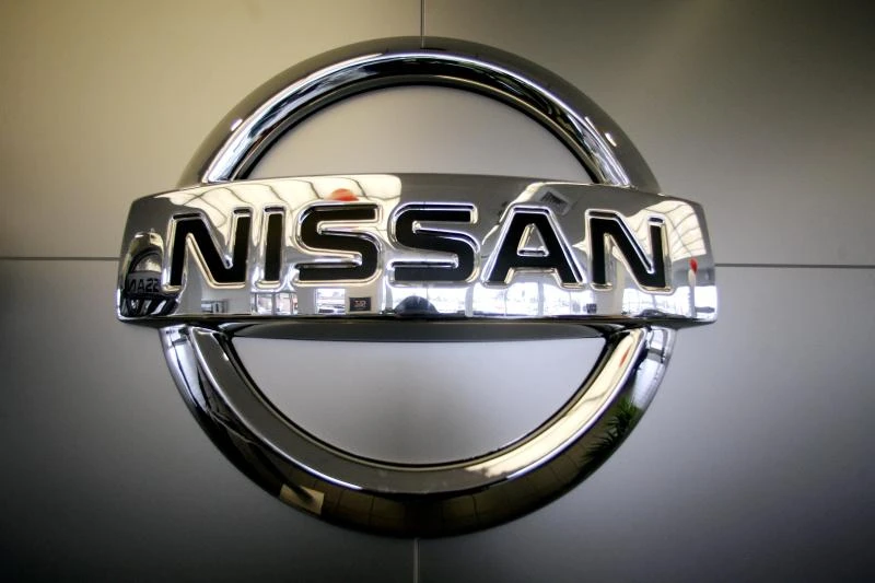 Nissan recalls more Altimas for hood latch problem