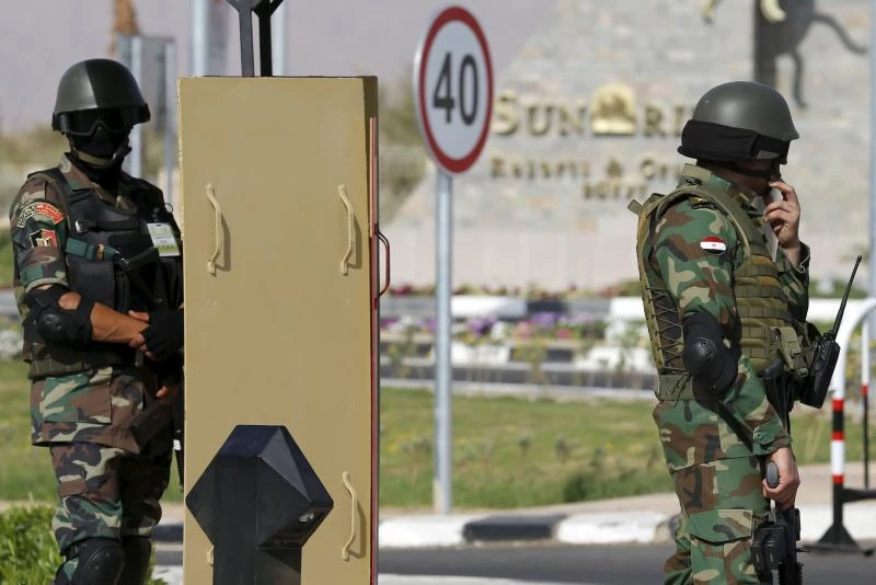 Arab leaders meet in Egypt amid Yemen airstrike campaign
