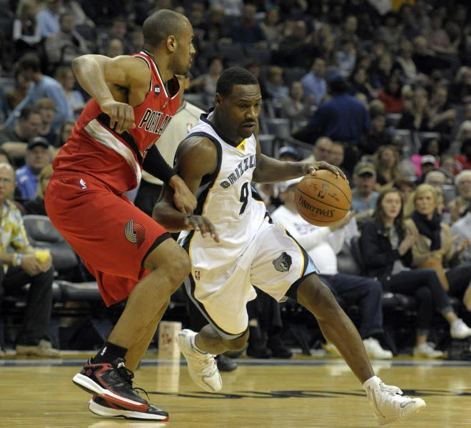 Green, Conley 21 guide Grizzlies past Blazers 97-86