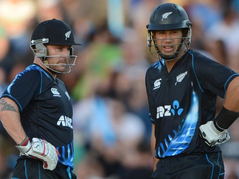 Former greats praise New Zealand but find chinks
