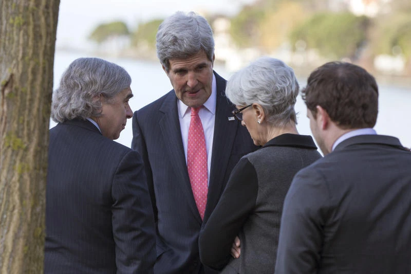 Kerry begins new nuclear talks with Iran FM