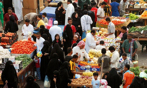 Violations at Jeddah vegetable market under scanner