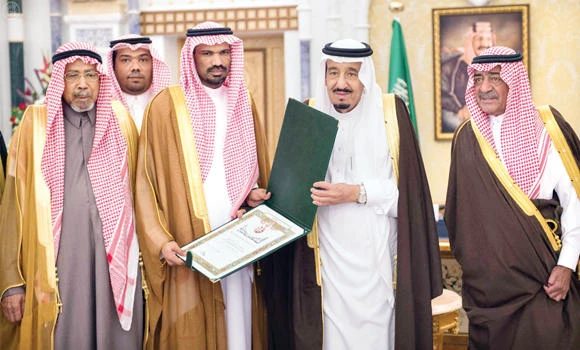 Freed diplomat receives King Abdul Aziz Medal