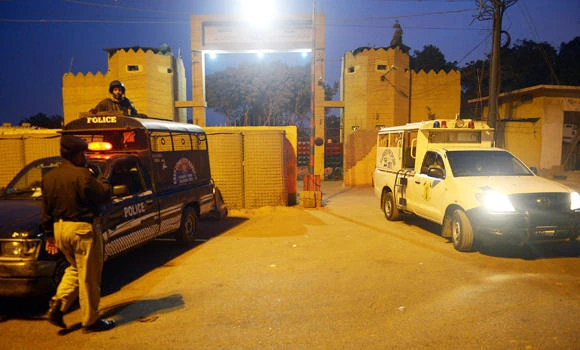 Pakistan lifts death penalty moratorium completely