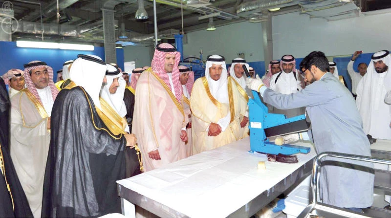 Prince Faisal honors graduates in Yanbu