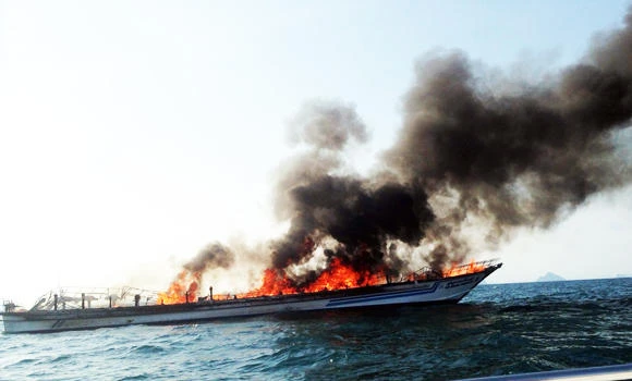 Tourists escape Thai ferry blaze