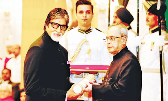 Big B receives Padma award