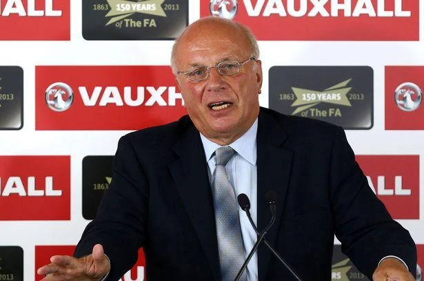 FA chairman Dyke returns gift watch to FIFA