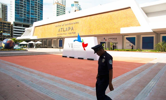 Obama, Castro to break Cold War ice in person