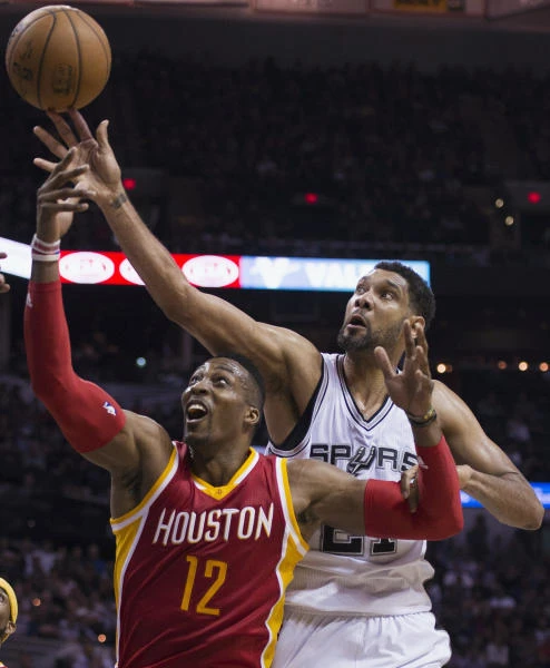 Spurs hot streak continues with win over Rockets