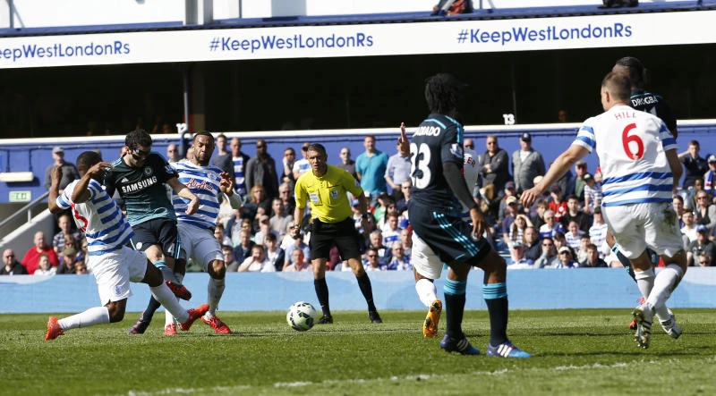 Chelsea extends lead as United rallies to down City