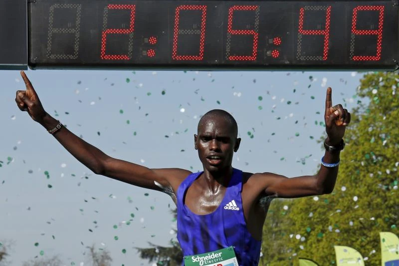 Kenya’s Korir wins Paris Marathon