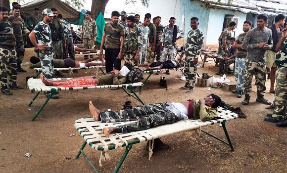 Maoist sets off land mine killing 4 Indian police