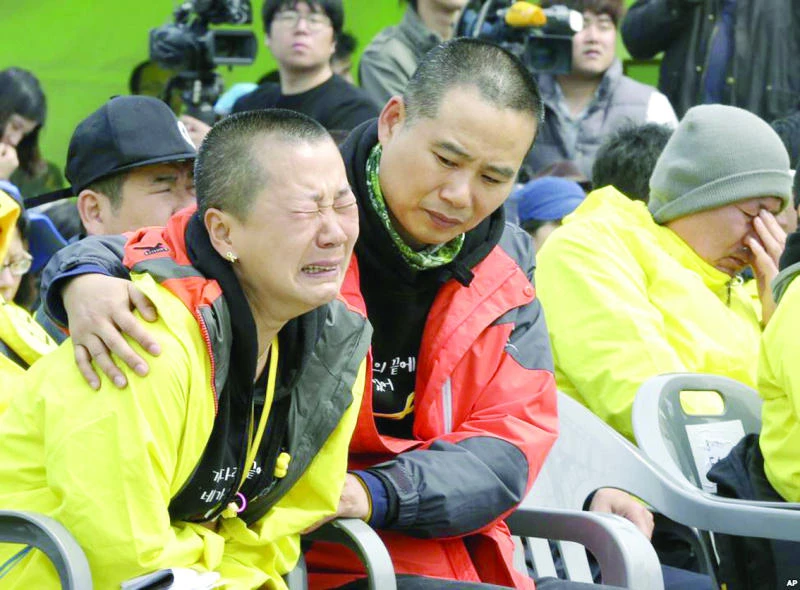 S. Korean leader vows to salvage Sewol