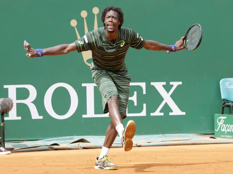 Djokovic, Nadal win on clay; Wawrinka, Federer exit