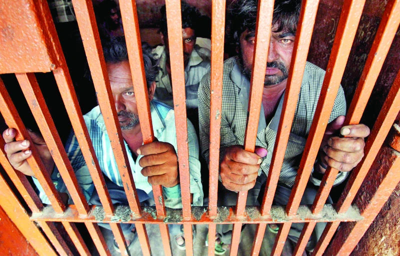 Pakistan arrests 47 Indian fishermen