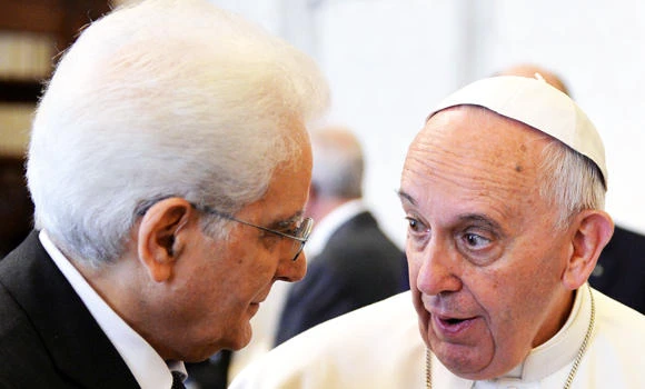 Pope calls for global response to boat people crisis