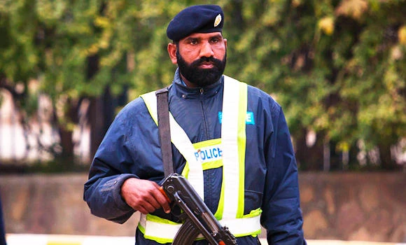 Husband sets wife on fire in Pakistan
