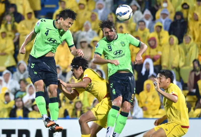 Late Lee screamer not enough for Jeonbuk