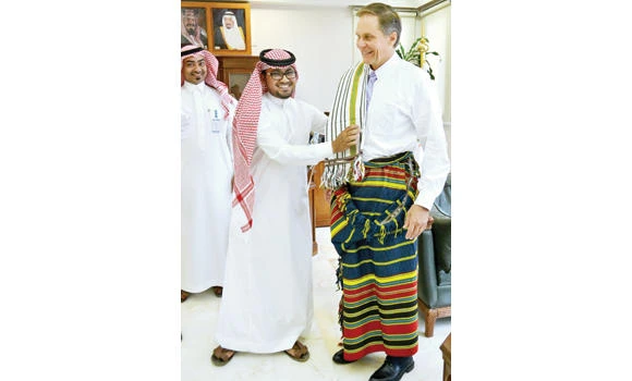 US diplomats on drive to meet Saudis