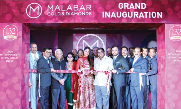 Bollywood stars shine at Malabar Gold outlet
