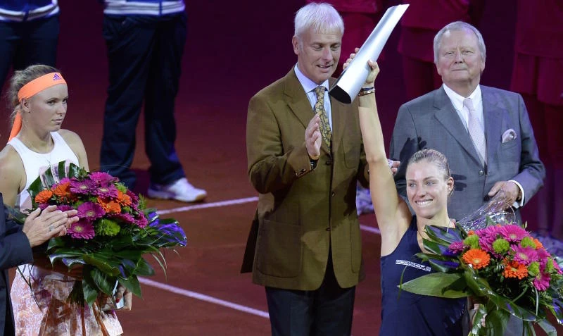 Kerber stuns Wozniacki in Stuttgart final
