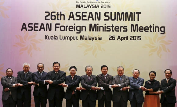 Philippines urges ASEAN to stop China in South China Sea