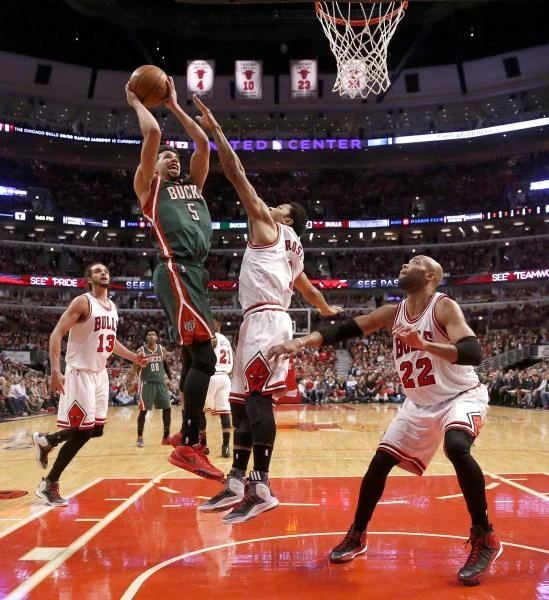 Bucks avoid elimination again, beat Bulls in Game 5