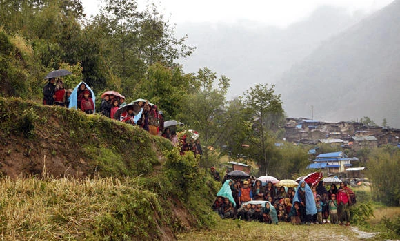 Tired of waiting for aid, angry Nepalis block roads