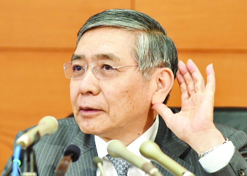 Japanese inflation ticks up, but spending still weak
