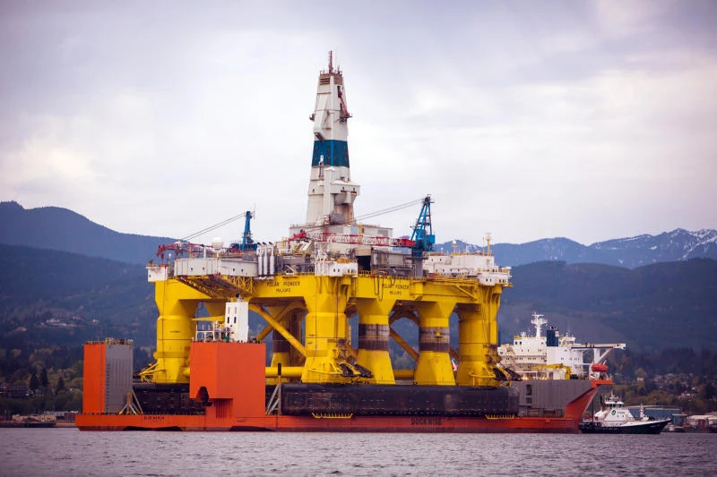 Forward oil prices anchor around $75