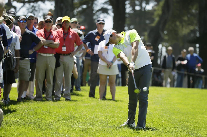 McIlroy, Spieth on track as Thongchai stuns Furyk