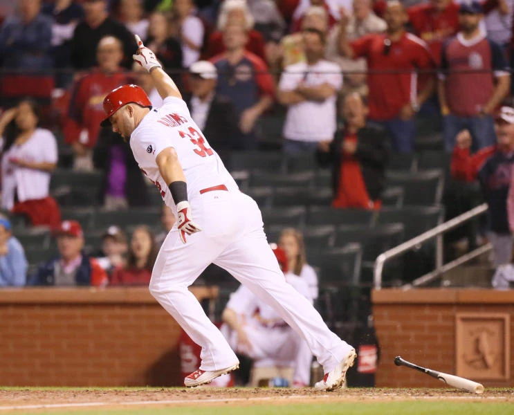 Adams singles in winning run as Cardinals edge Pirates 2-1