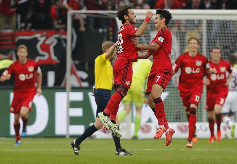 Leverkusen beats second-string Bayern to go third