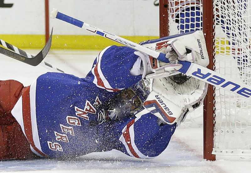 Rangers triumph to even series with Capitals