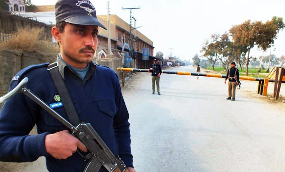 Execution of Pakistan death row convict stayed in dispute over age
