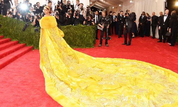 When Rihanna dressed to kill!