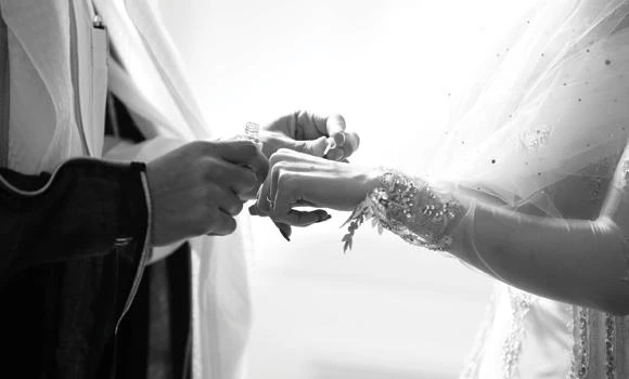 ‘Love, lights and location make a perfect wedding!’