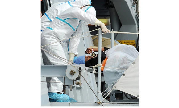 Around 40 migrants drown in sinking off Italy: NGO