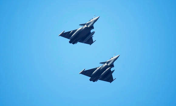 Paris, Delhi pledge swift conclusion to fighter jet deal