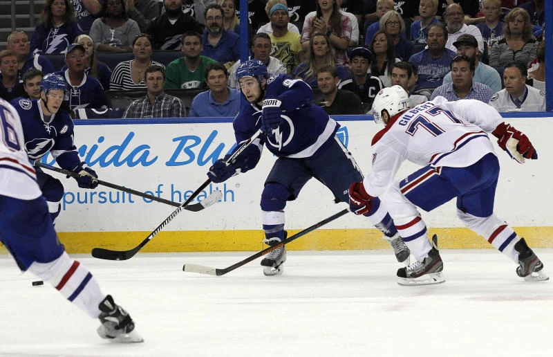 Johnson strikes late to put Lightning on brink of series sweep