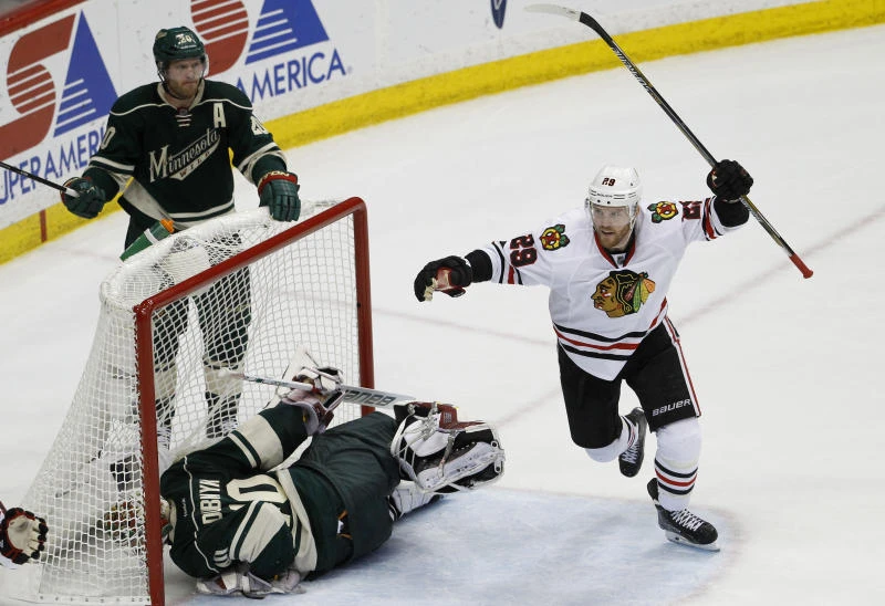 Blackhawks sweep Wild; Canadiens stay alive