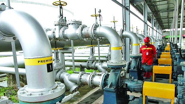 Managing earthquake risks in oil and gas production