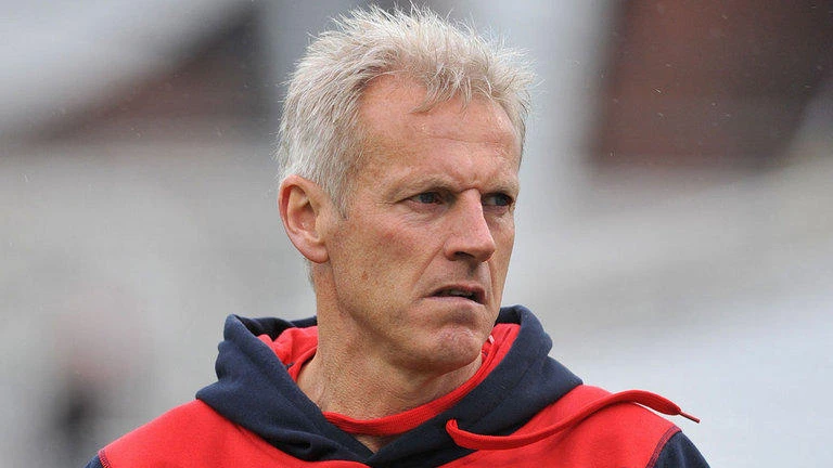 Moores to be sacked as England coach
