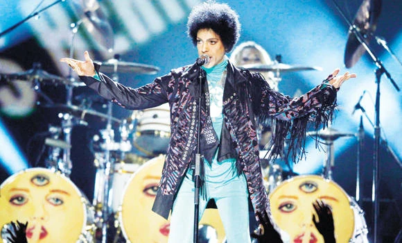 From recluse to healer, Prince rocks in Baltimore concert