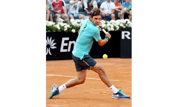 Federer serves up possible Nadal semis clash in Rome