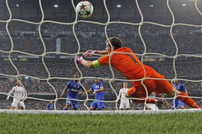 Real reject Morata fires Juve into final